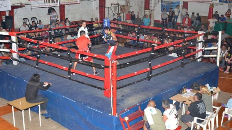 LA CALDERA. El gimnasio de Sportivo volvió a vivir una noche de box después de 4 años..