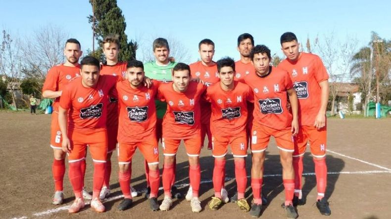 EQUIPO. El once inicial de Atlético que jugó en José C. Paz..