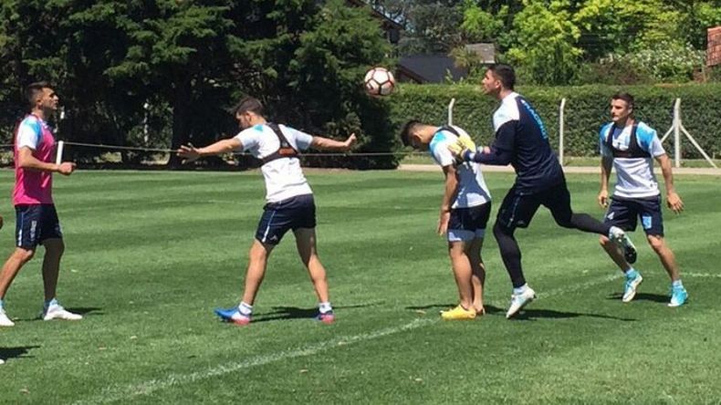 TÁCTICO. Los jugadores hicieron trabajos específicos para el partido en Avellaneda..