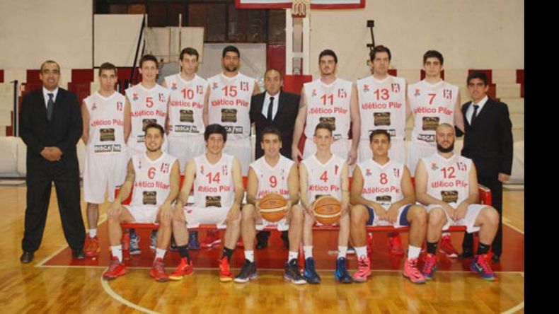 JUNTOS PARA LA AVENTURA. El plantel del Rancho, durante la presentación oficial de esta semana..