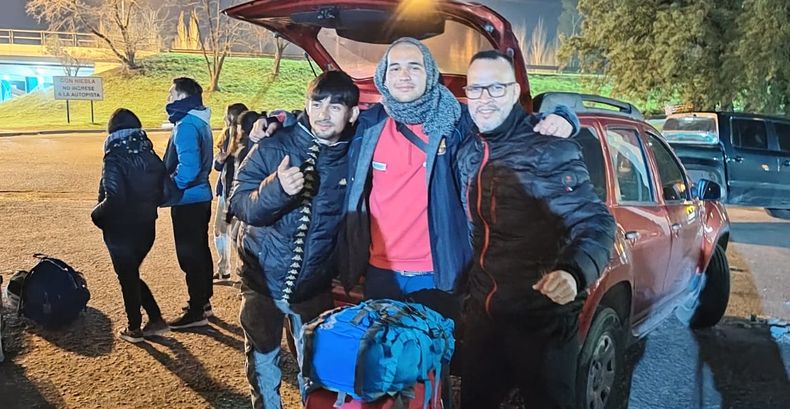 Los alumnos y su docente llevan su ilusión a Mar del Plata.