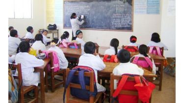 Docentes sin título perderían sus cargos
