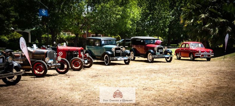 Los autos clásicos revivirán sus épocas de gloria en la Plaza 12 de Octubre.