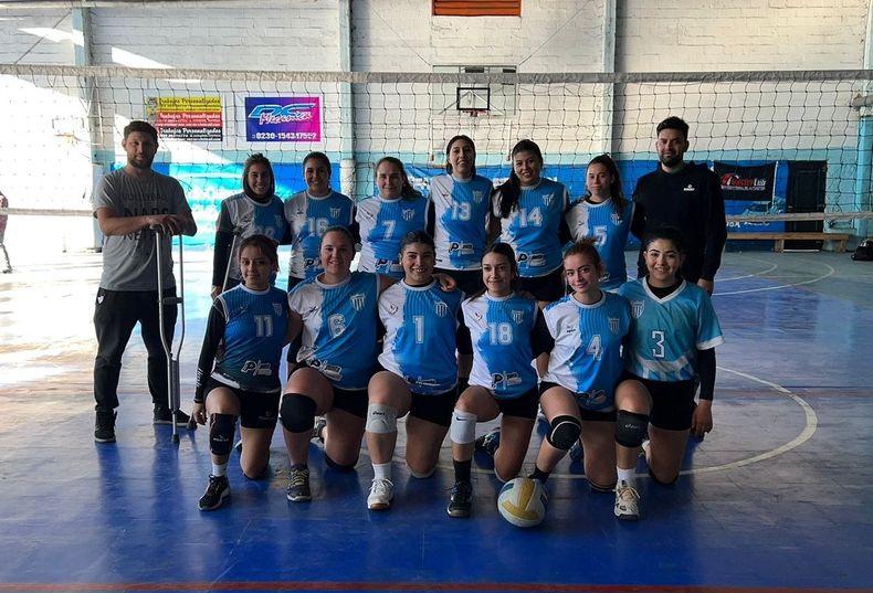 Peñarol Pilar disfruta de sus bicampeonas Sub 23 enla Zona B de UNILIVO.