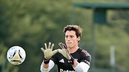PELOTA. Beltrán en plena práctica de River Plate. PELOTA. Beltrán en plena práctica de River Plate.
