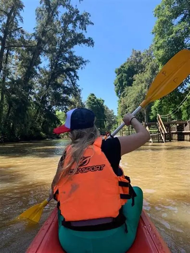 Kayak en Tigre. (matecitoviajero.com).