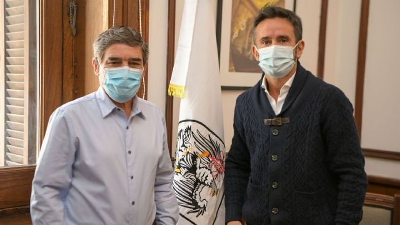 ANÁLISIS. Quirós y Neuspiller discutieron el avance de los nuevos casos de coronavirus..