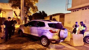 La Ford Eco Sport en la que se desplazaban los dos delincientes..