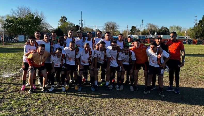 PLANTEL. Zelaya tuvo un arranque demoledor frente al campeón de la División B.