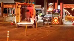 Alcoholizado, chocó su auto contra una camioneta en el peaje