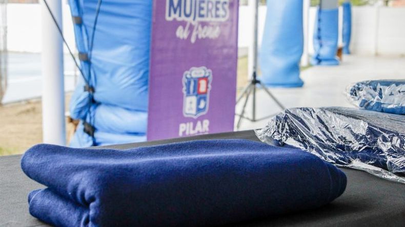 PASAR EL INVIERNO. Las frazadas son entregadas en merenderos e instituciones. .