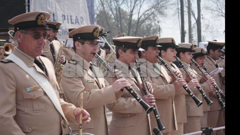La banda de Prefectura participó de los festejos del centenario de la localidad..