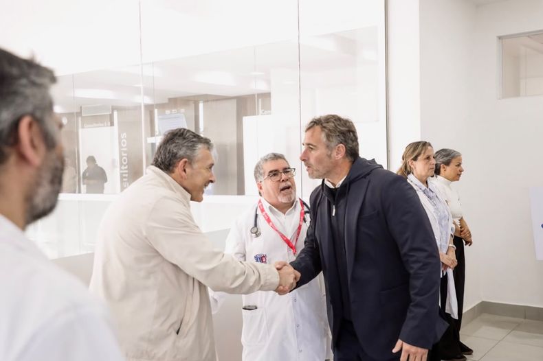 SALUD. Federico Achával dialogó con médicos y pacientes.