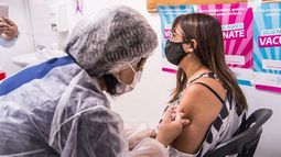 VACUNAS. En Pilar se vacuna a un promedio de 49 personas por día..