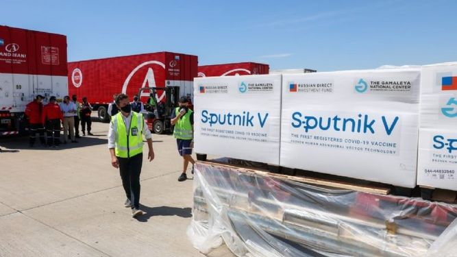 Arribaron ayer al país, 300.000 dosis de la Sputnik V..