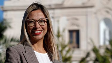 La precandidata a intendente por el bullrichismo, Adriana Cáceres, promete aumentar el número de castraciones para controlar la natalidad animal.&nbsp;