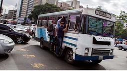 INQUIETANTE. “La tendencia del transporte en el AMBA dentro de poco tiempo”, dice AAETA con esta foto.