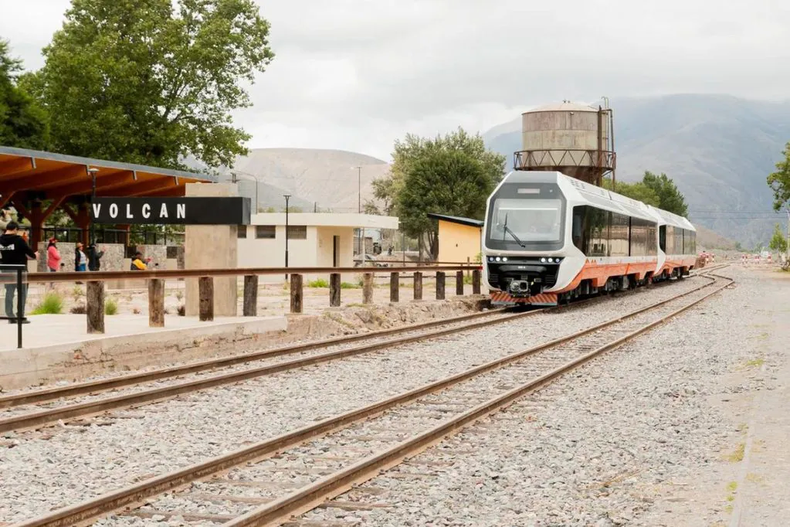 El tren cuenta con dos duplas con capacidad para unas 70 personas. (Prensa Jujuy)..webp