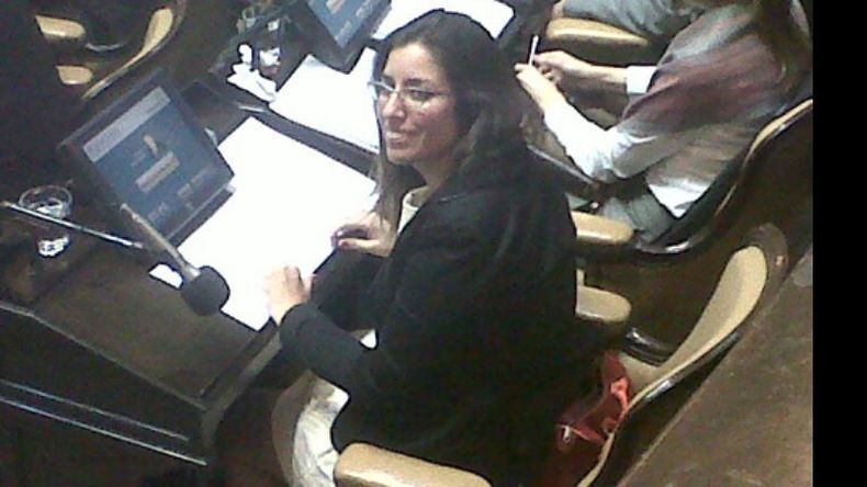 (Foto. Patricio Cristino). Lucía Portos, de La Cámpora, tras asumir ayer..