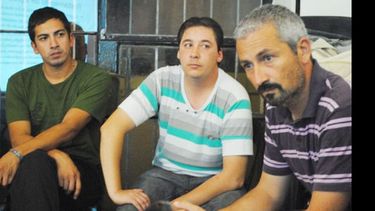 (El Apogeo). ROSTROS SERIOS. Preocupación de los vecinos durante la reunión..