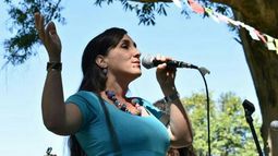 Luciana Gagliano y su banda estarán tocando en Cosquín.