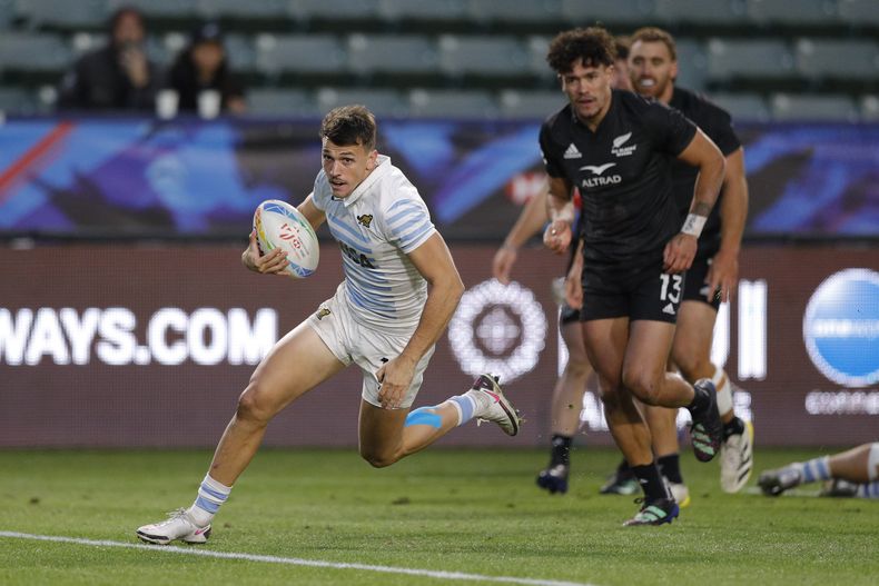 Tobías Wade sumó oros con Los Pumas 7s y clasificó a los Juegos Olímpicos París 2024.