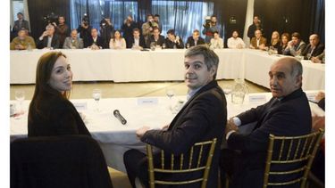 FIGURAS. La gobernadora Vidal encabezó la primera reunión..