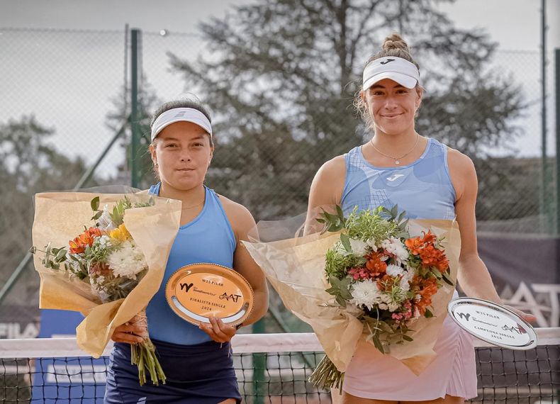 Solana Sierra (derecha) se llevó el título en Pilar superando a Lucciana Pérez Alarcón (izquierda).