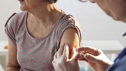 En las farmacias de Pilar no hay dosis suficientes para cubrir la demanda de los afiliados de PAMI. En las farmacias de Pilar no hay dosis suficientes para cubrir la demanda de los afiliados de PAMI.