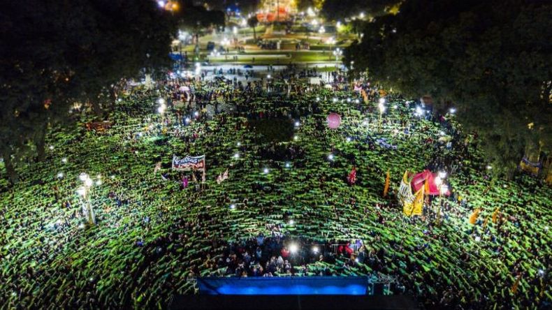 Así se manifestaron miles de mujeres en un nuevo aniversario del Ni Una Menos. Créditos: Prensa Obrera. .
