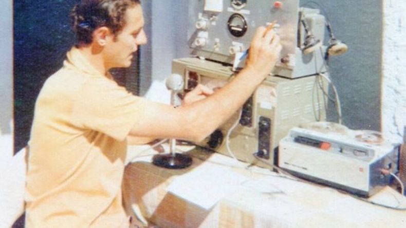 RADIOAFICIONADO. Así plasmó su amor por el medio..