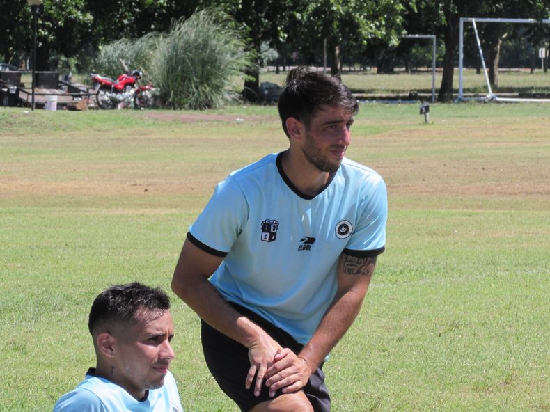 ELONGACIÓN. Esteban Pipino espera su oportunidad de ser titular.