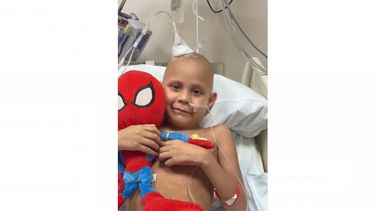 Eithan tiene 7 años y está internado en Pilar.