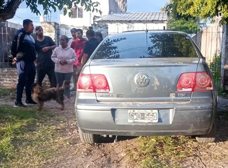 El Bora robado en Garín.