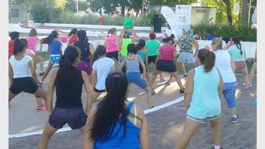 A MOVERSE. A las chicas no les importó el calor y el sábado entrenaron una hora y media..