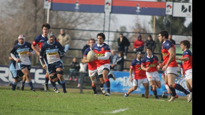 Juan Manzanares aportó conducción y conversión en la goleada de la Depo..
