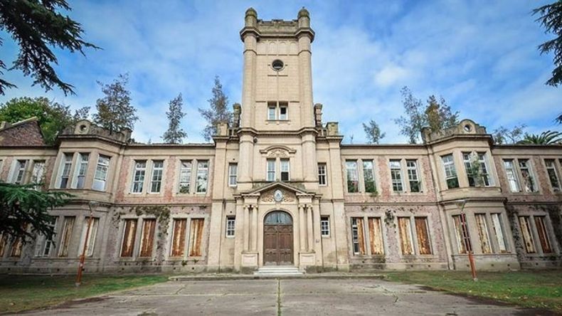 IMPONENTE. El predio del Pellegrini será la sede de la nueva Universidad Nacional de Pilar..
