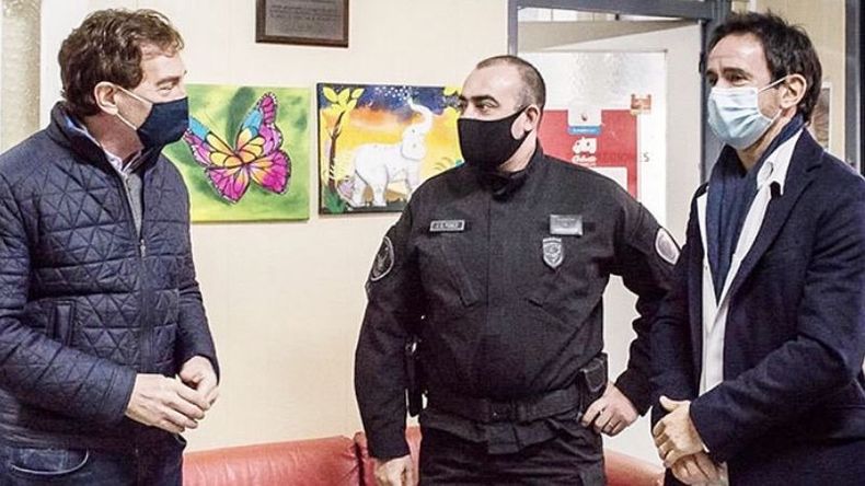 CERCA. Neuspiller publicó en las redes una foto con Santilli a días del cierre de listas..