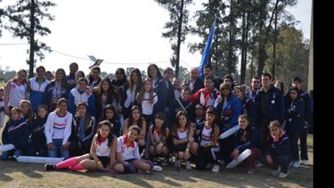 La delegación de Pilar en el predio donde se realizó el lanzamiento de los JJRR..