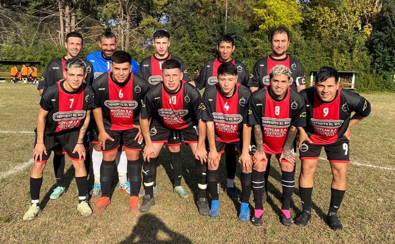 EQUIPO. Villa Rosa no detiene su marcha y sigue en la pelea por ser el mejor de la B.