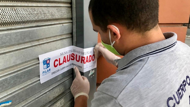 CLAUSURA. Los inspectores decidieron el cierre preventivo del local..
