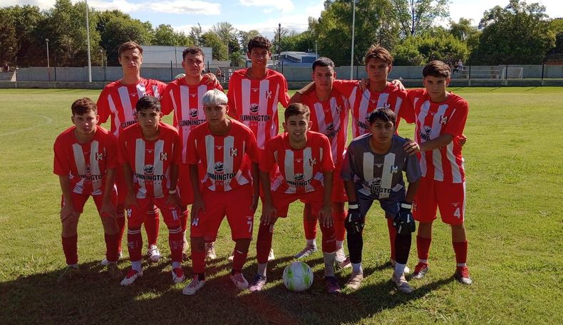 EQUIPO. Atlético Pilar sumó su segundo triunfo en el campeonato de reserva de la Liga.