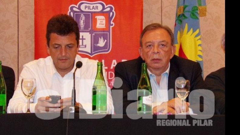 Massa y Zúccaro, ayer, en un momento de la reunión que se realizó a puertas cerradas en el Sheraton..