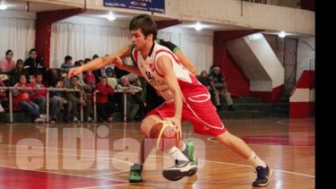 Lautaro Scheffer apareció en el tercer cuarto para liquidar el duelo en Baradero..