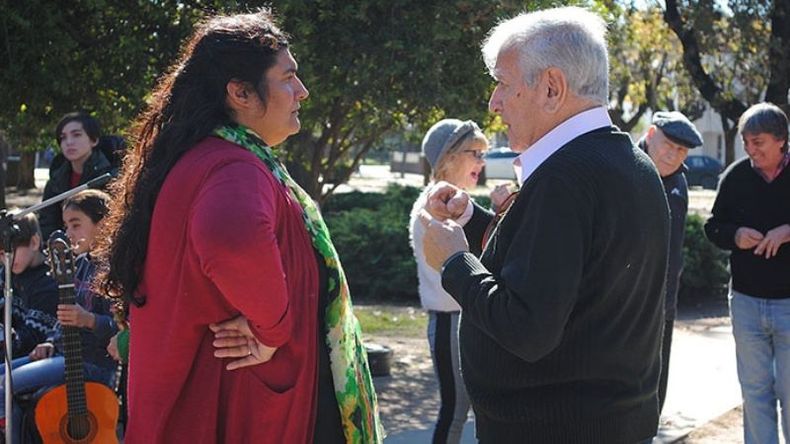 APUESTA. Natalia Cabral junto a Esmael Geder, ex presidente..