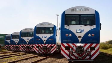 Las locomotoras del tren San Martín esperan tareas de mantenimiento.