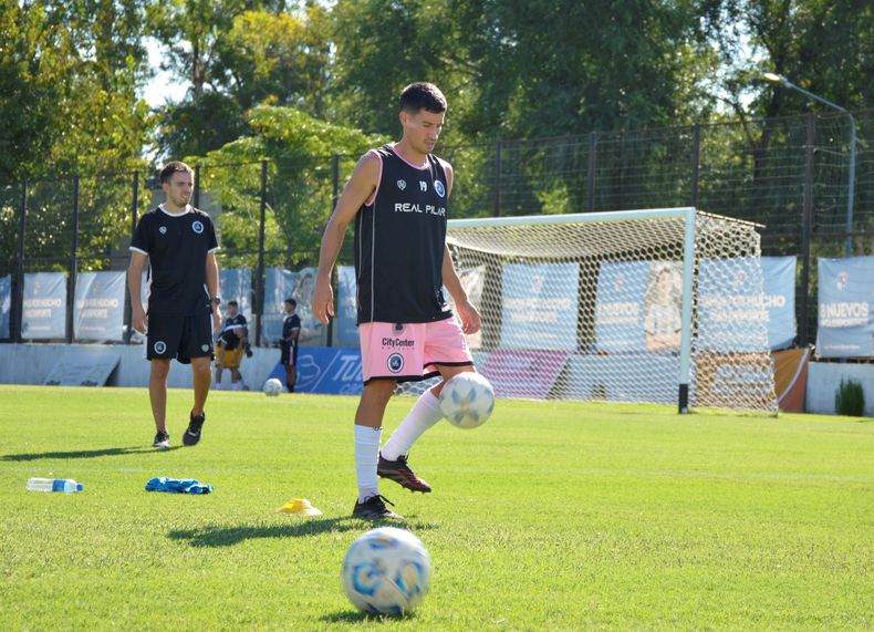 PELOTAS. Mathías Crocco espera su chance de ser titular ante Italiano.