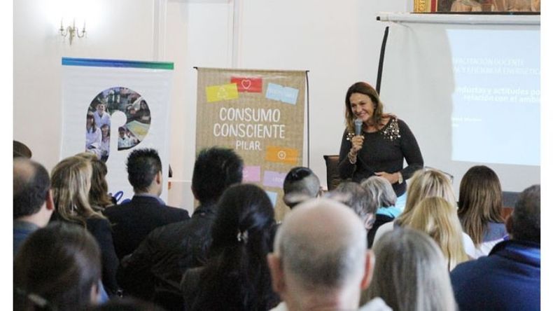 CHARLA. Marcela Campagnoli, a cargo de la apertura..