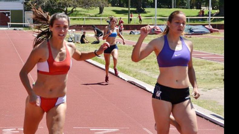 Jacqui Rombaldoni logró imponerse en los 100 metros llanos y rompiendo su récord personal con 12,89 segundos..