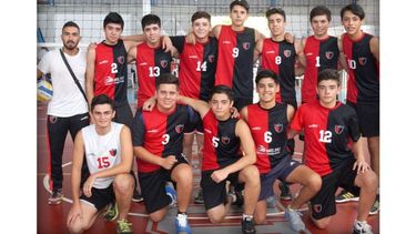 ARRIBA. La Sub 17 de Presidente es líder invicta, en el arran-que del torneo..